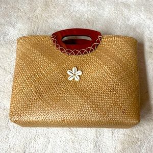 Unknown Brand. Hawaii Tote with Shell.